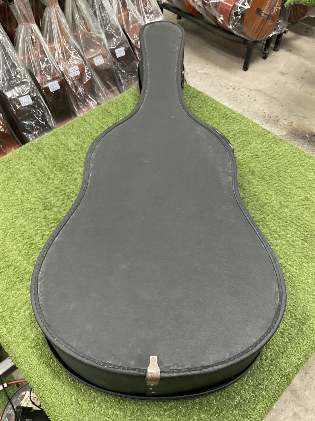 กล่องเคสกีต้าร์คลาสสิค