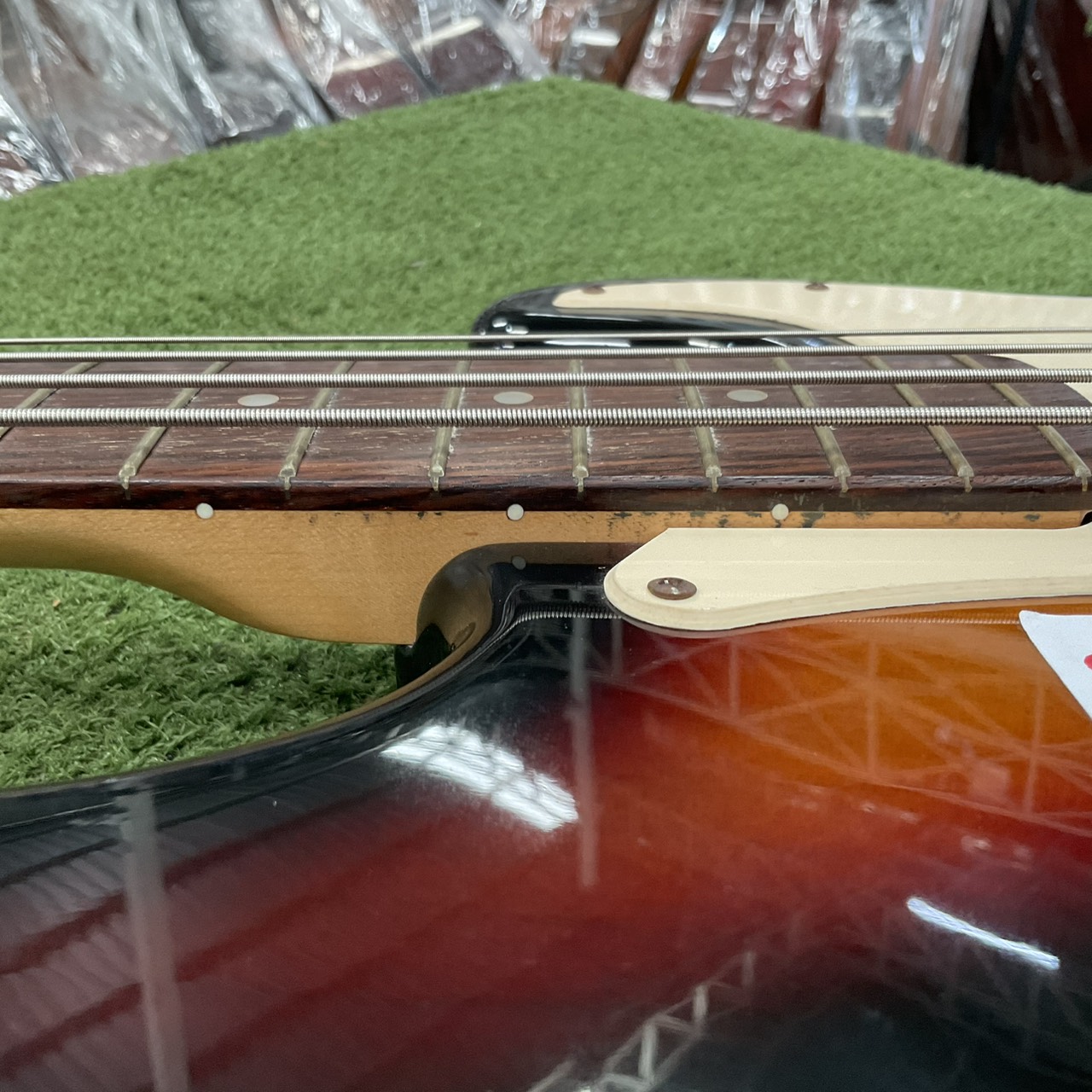 กีต้าร์เบส BROTHERS