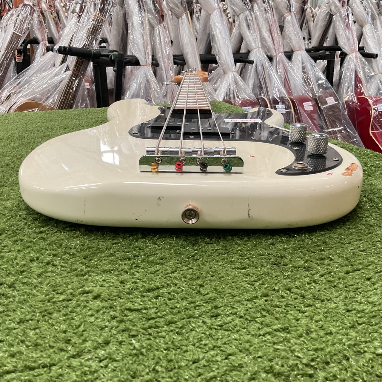 กีต้าร์เบส BUSKER'S