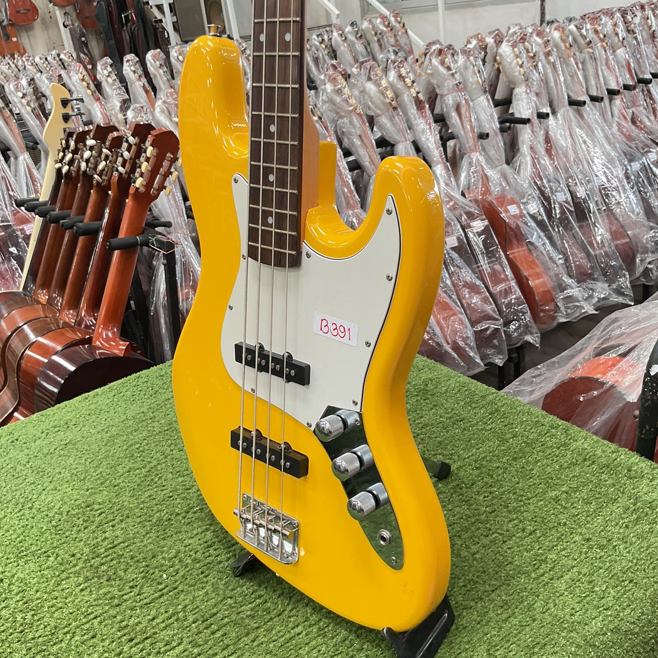 กีต้าร์เบส SELDER