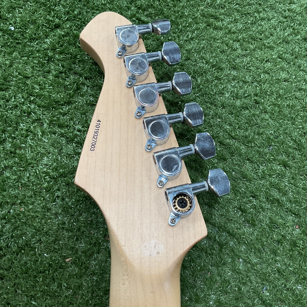 กีต้าร์ไฟฟ้า Legend