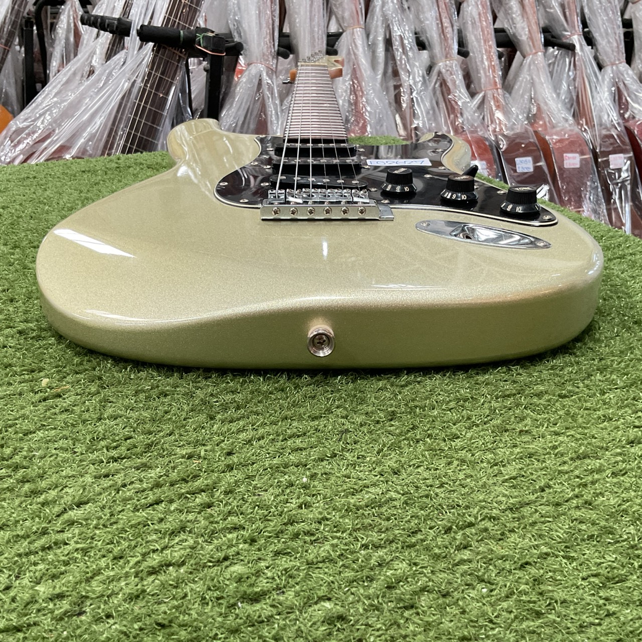 กีต้าร์ไฟฟ้า Mavis