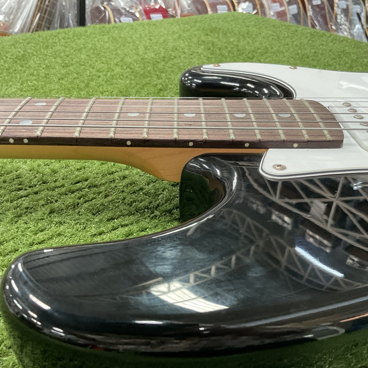 กีต้าร์ไฟฟ้า Legend