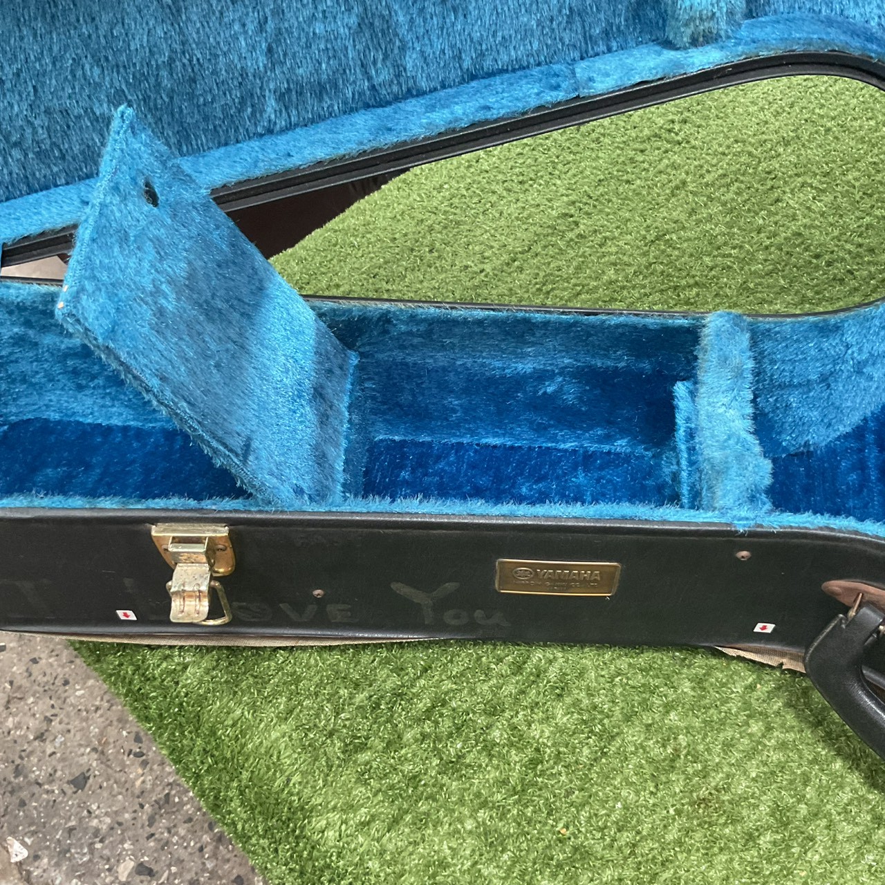 กล่องเคสกีต้าร์โปร่ง