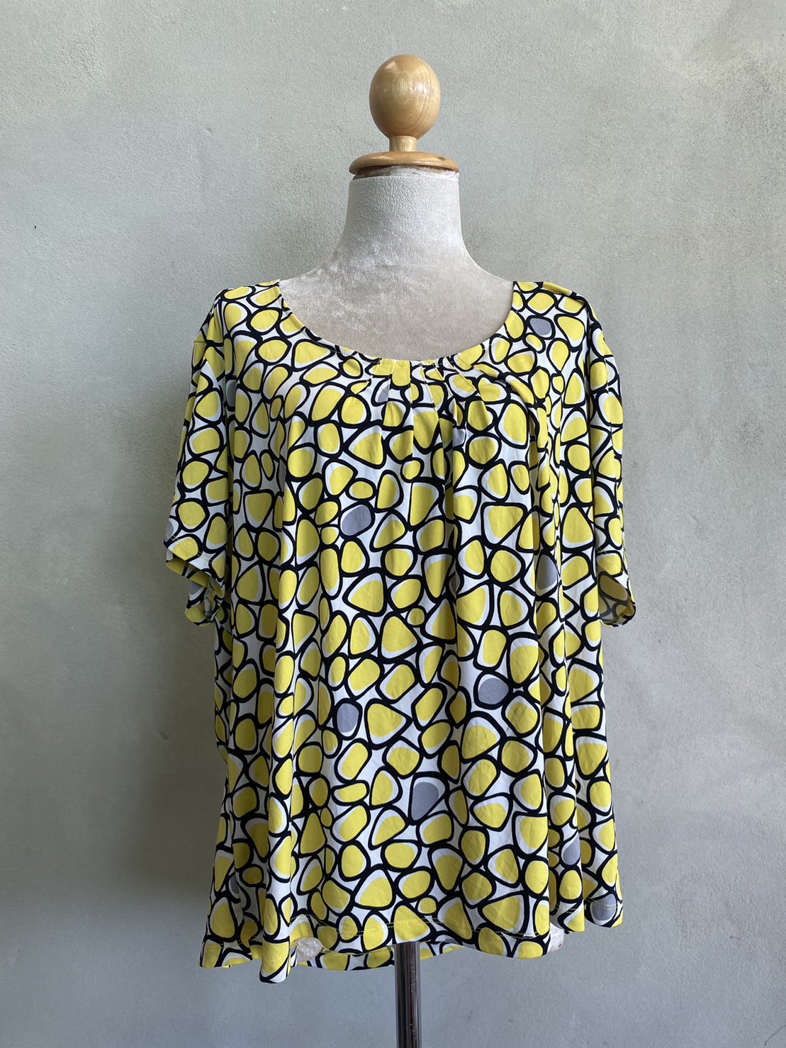 FF04741 เสื้อผ้ามือสอง สีเหลือง แบรนด์ Ruby rd. อก 52-58 นิ้ว