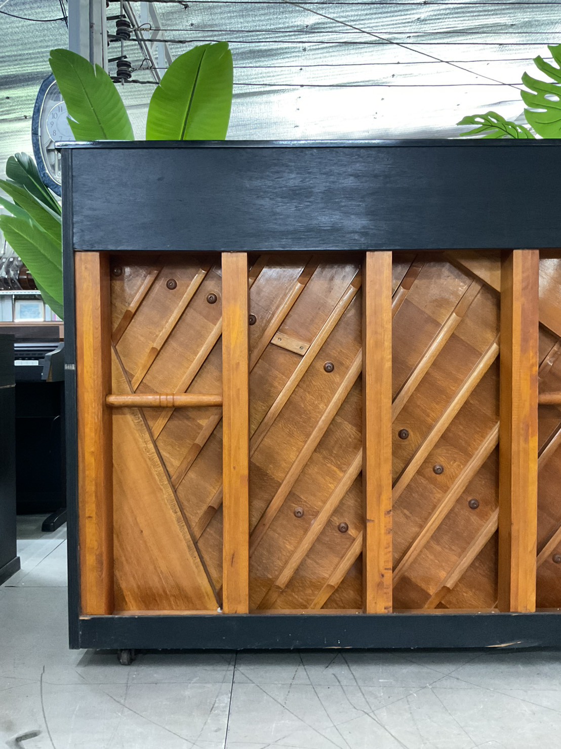 เปียโนอัพไลท์ VICTOR : V-31