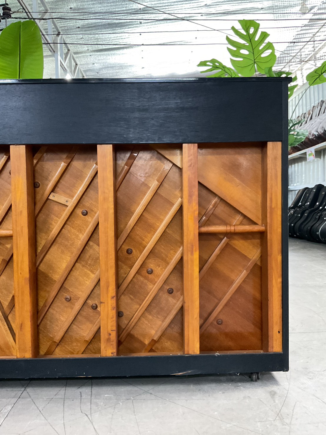 เปียโนอัพไลท์ VICTOR : V-31