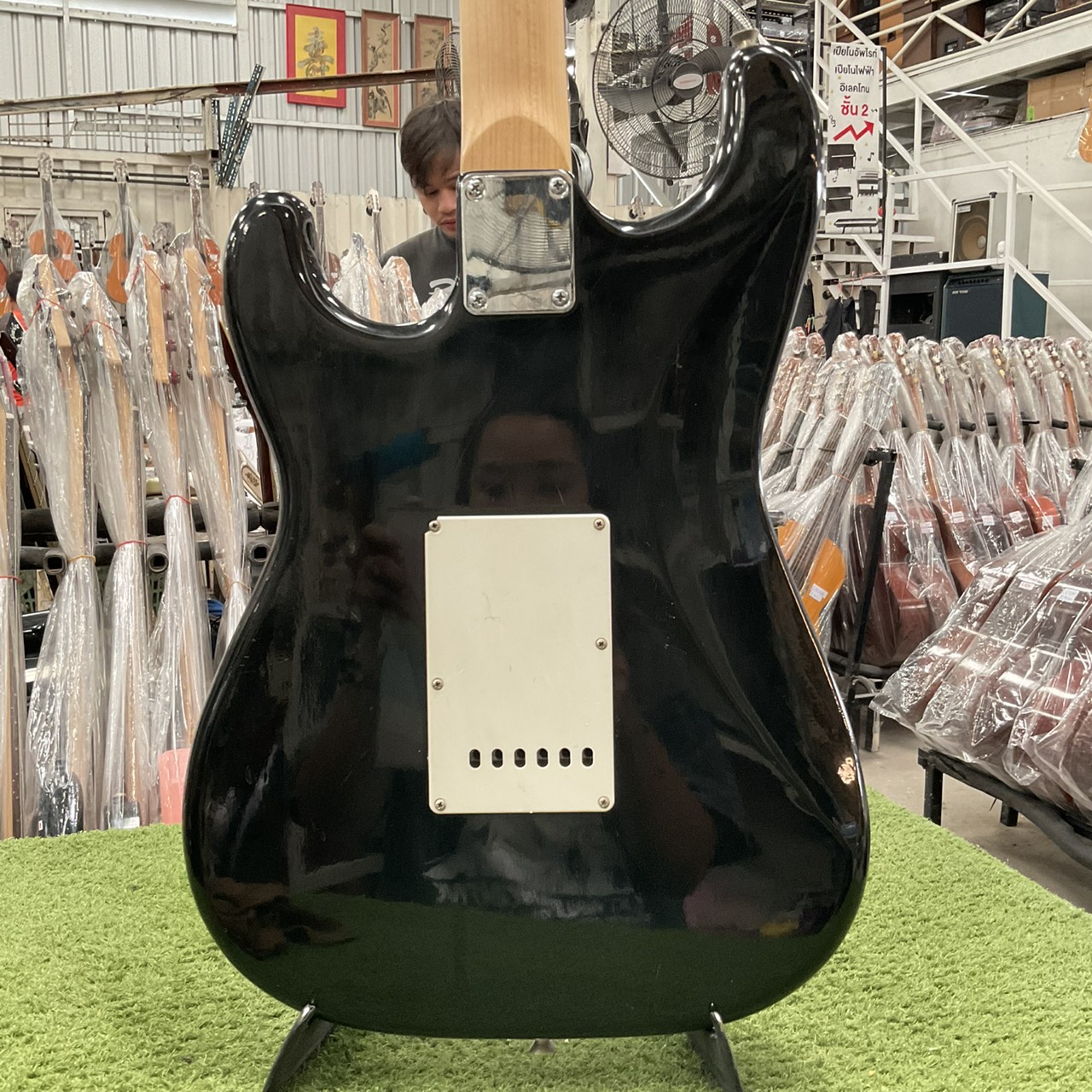 กีต้าร์ไฟฟ้า Maison