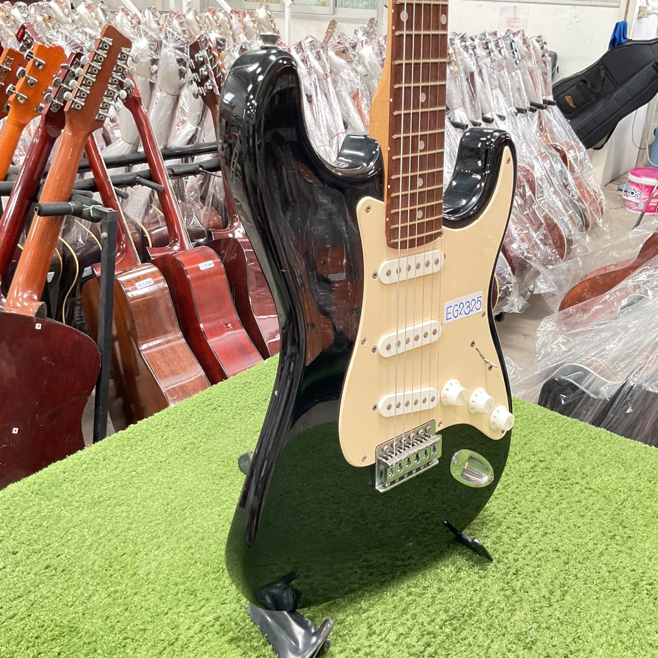 กีต้าร์ไฟฟ้า Legend