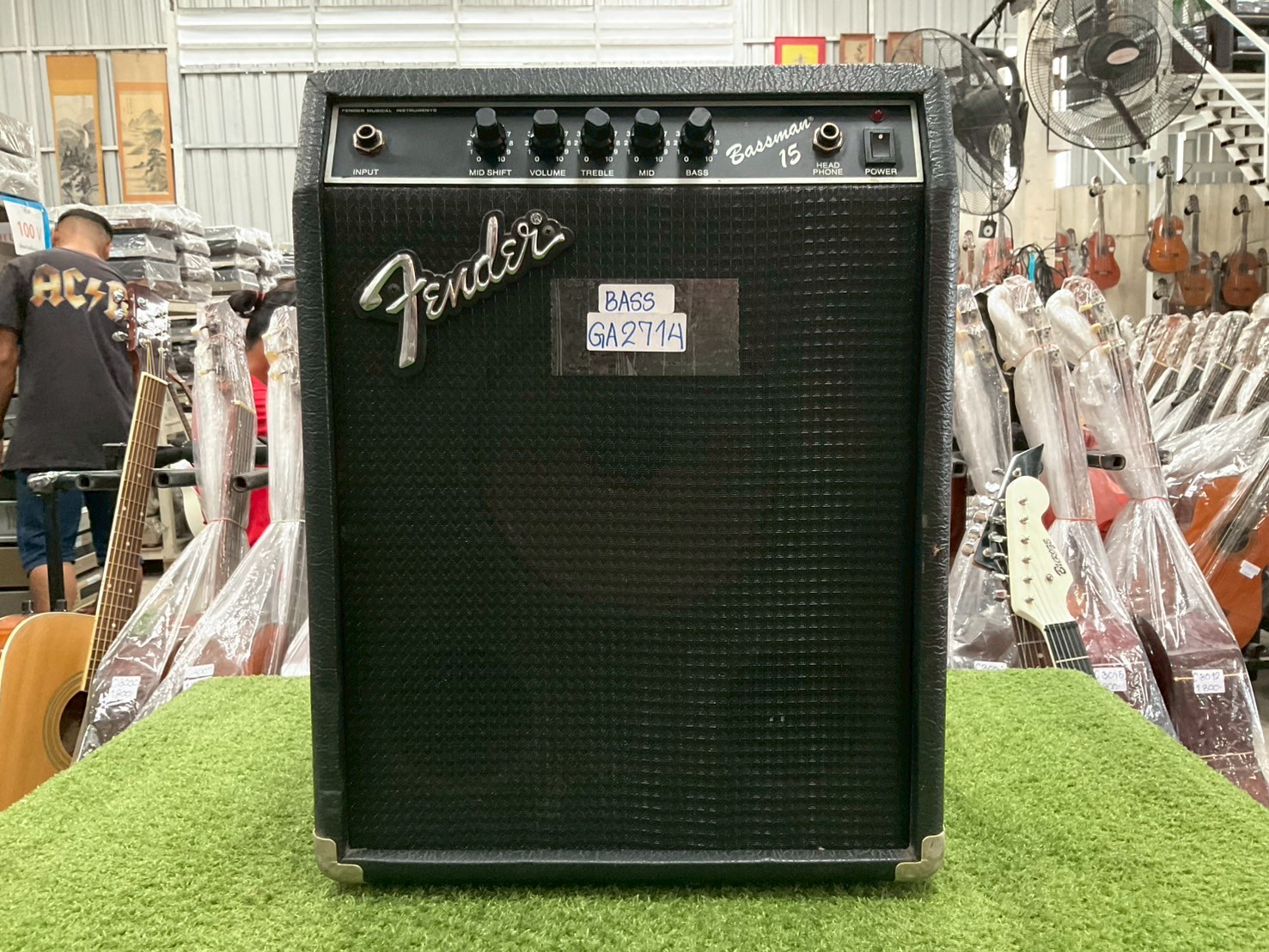 แอมป์เบส Fender : Bassman BM-15