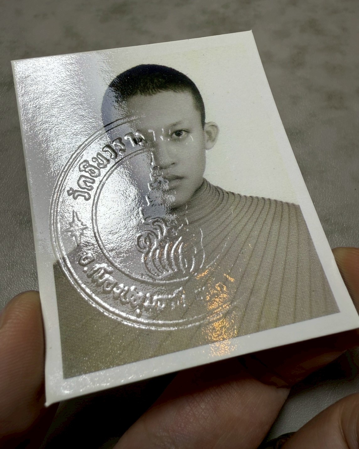 รูปหน้าเณรหลวงพ่อชำนาญ (รุ่น:ตราวัดปั๊มนูน) Luang Por Chamnan's Novice Monk Portrait. (series:temple’s embossed seal) SKU-04010