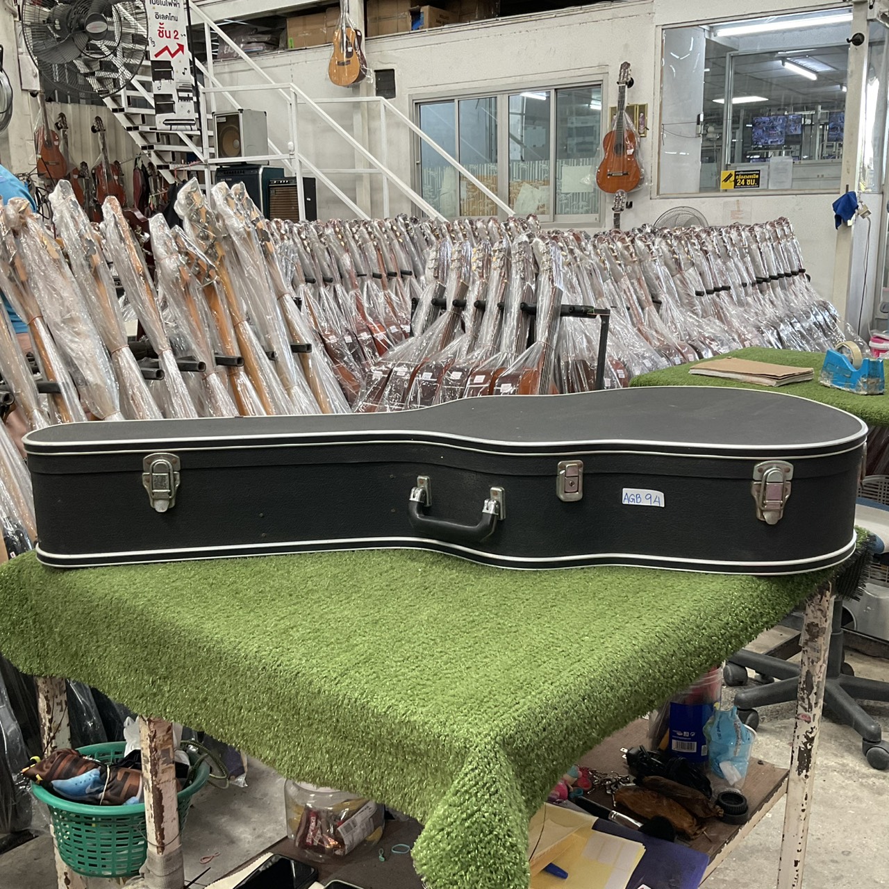 กล่องเคสกีต้าร์โปร่ง