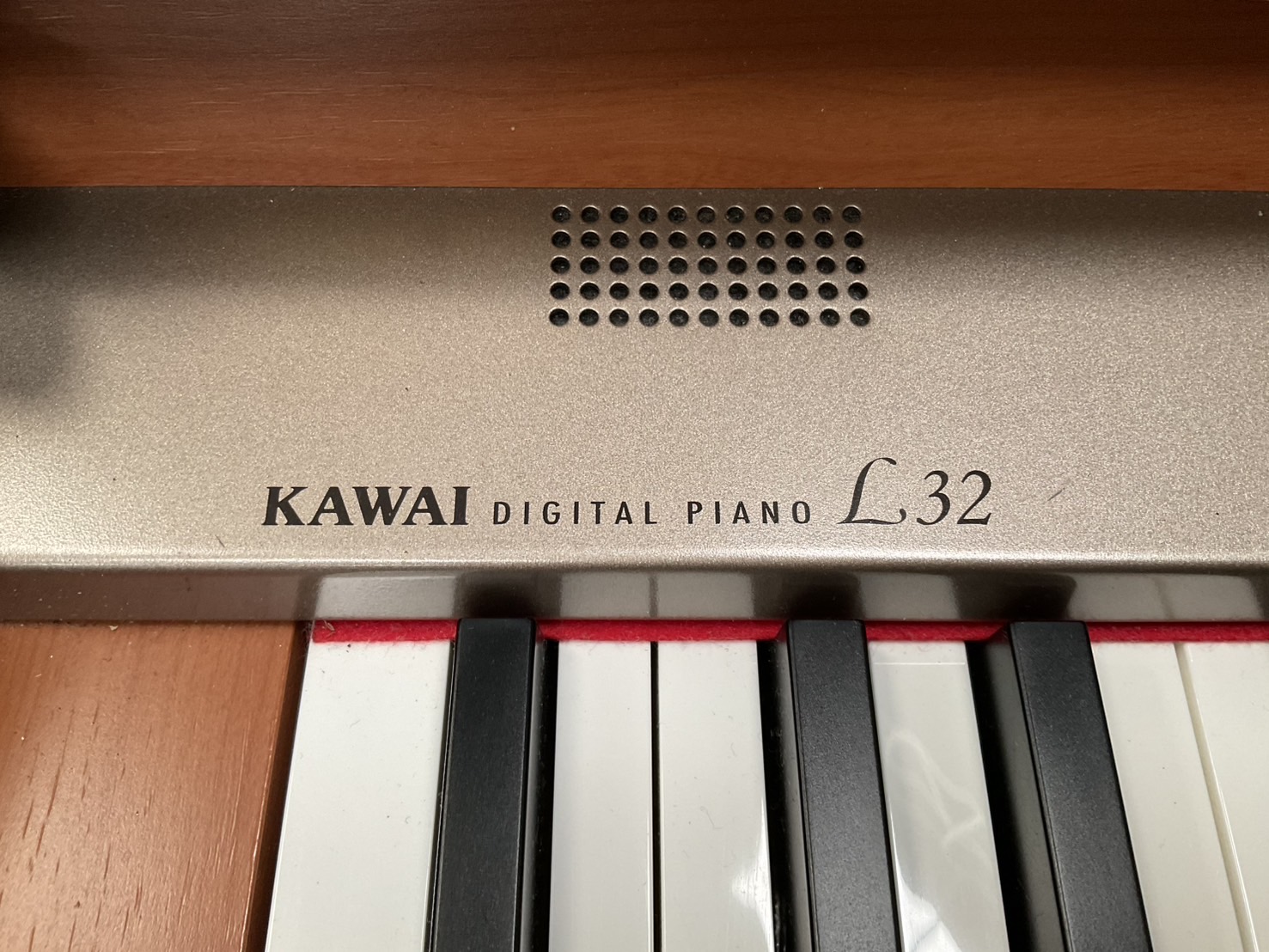 เปียโน KAWAI : L32C (ELECTRONIC)