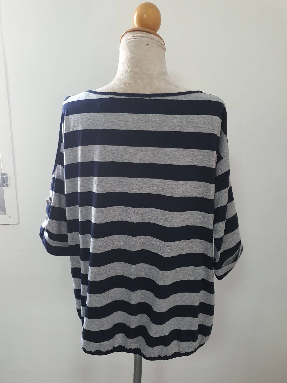 FF06037 เสื้อแฟชั่น มือสอง สีเทาลายทาง F&F