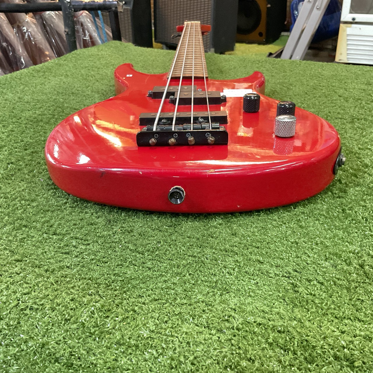 กีต้าร์เบส Aria Pro II : VANGUARD