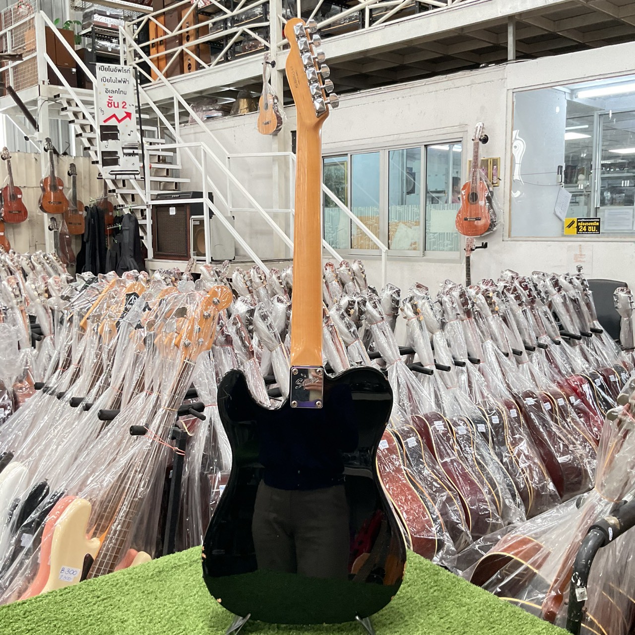 กีต้าร์ไฟฟ้า SQUIER