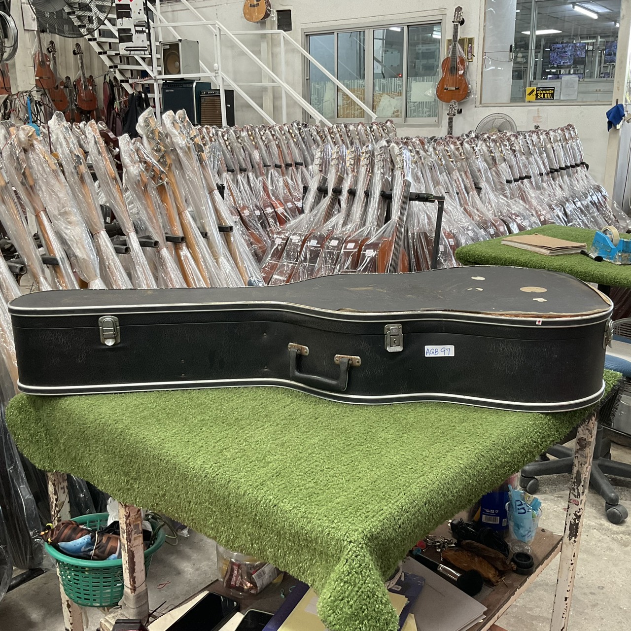 กล่องเคสกีต้าร์โปร่ง