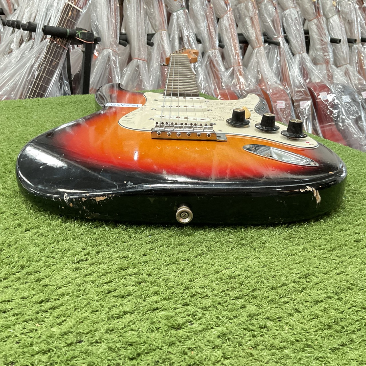 กีต้าร์ไฟฟ้า HOLLY : SPLENDOR