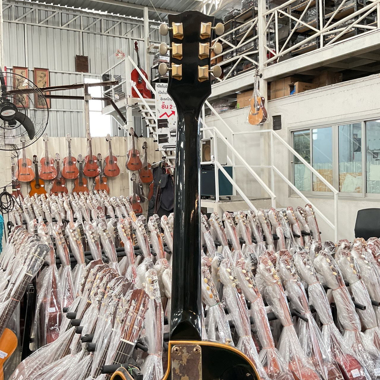 กีต้าร์ไฟฟ้า Marchis