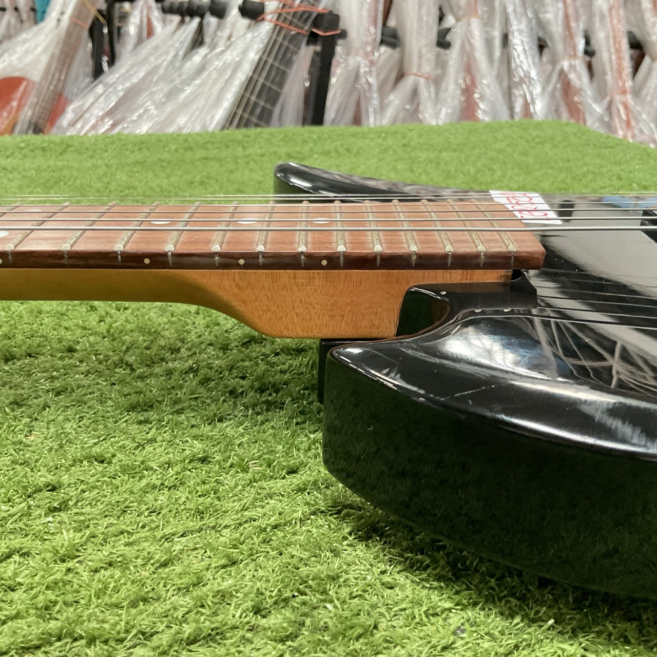 กีต้าร์ไฟฟ้า PhotoGenic