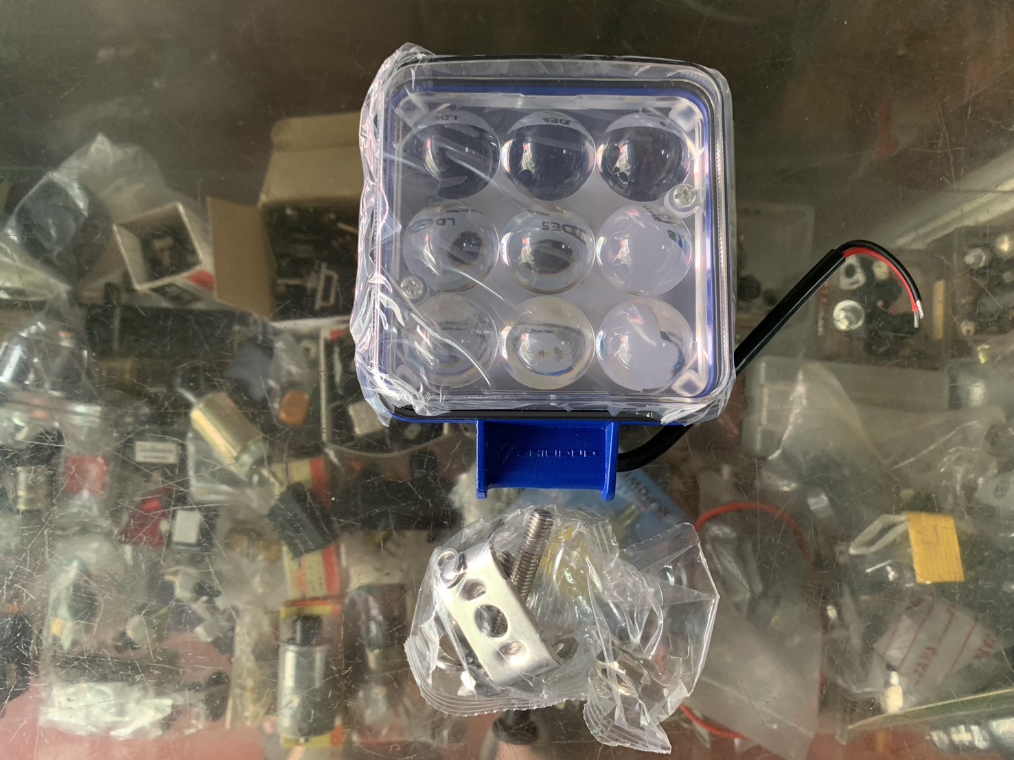 ไฟสปอร์ตไลท์ LED 4 นิ้ว สีเหลี่ยม 12V-36V