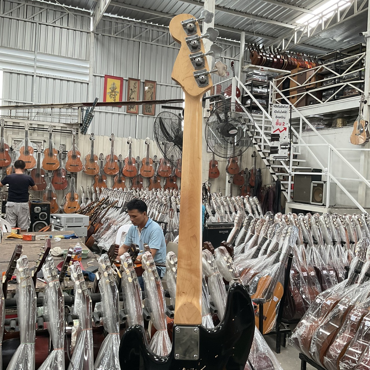 กีต้าร์เบส FORMESTAR