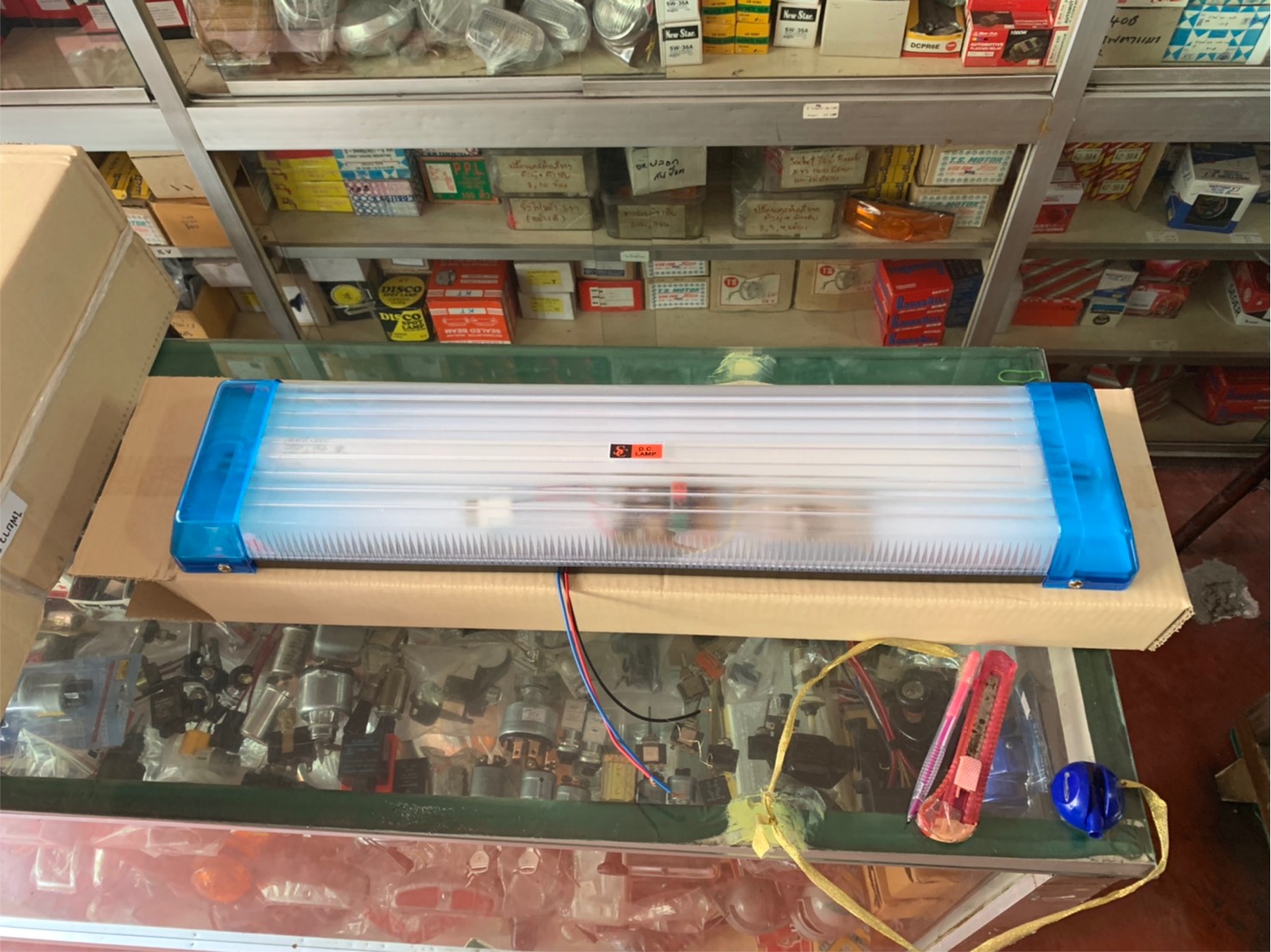 ไฟนีออนเพดานรถบัส รถทัวร์ รถกลอล์ฟ รถสิบล้อ รถตู้ 12V 24V ขนาด 68*16 CM 18W