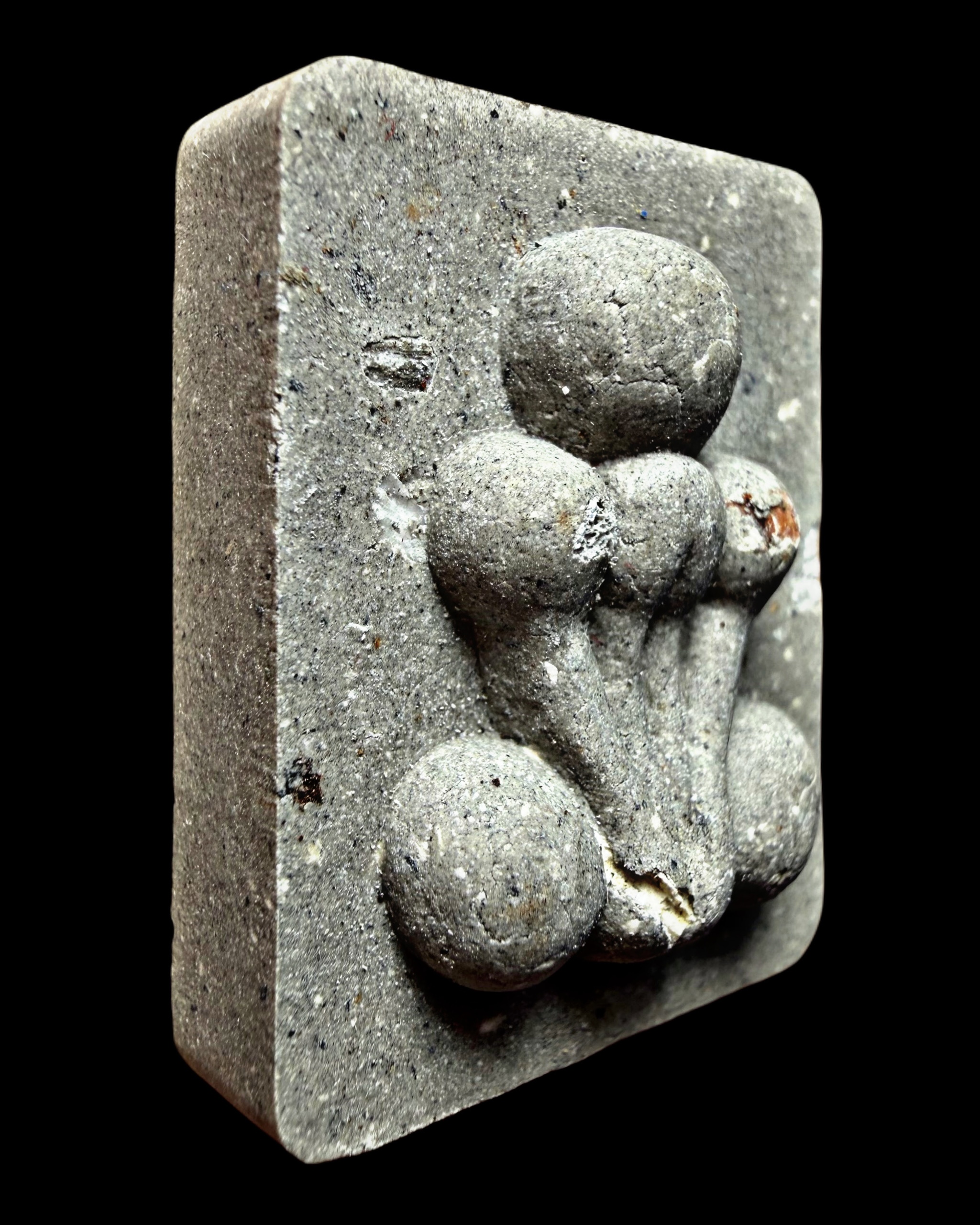 พระปิดตาผงพิเศษ (พิมพ์:กระดูกผีวัดโพธิ์,พิมพ์เล็ก) Mystic Powder Phra Pidta (model:blessing bone of wat pho,small-sized) SKU-04059