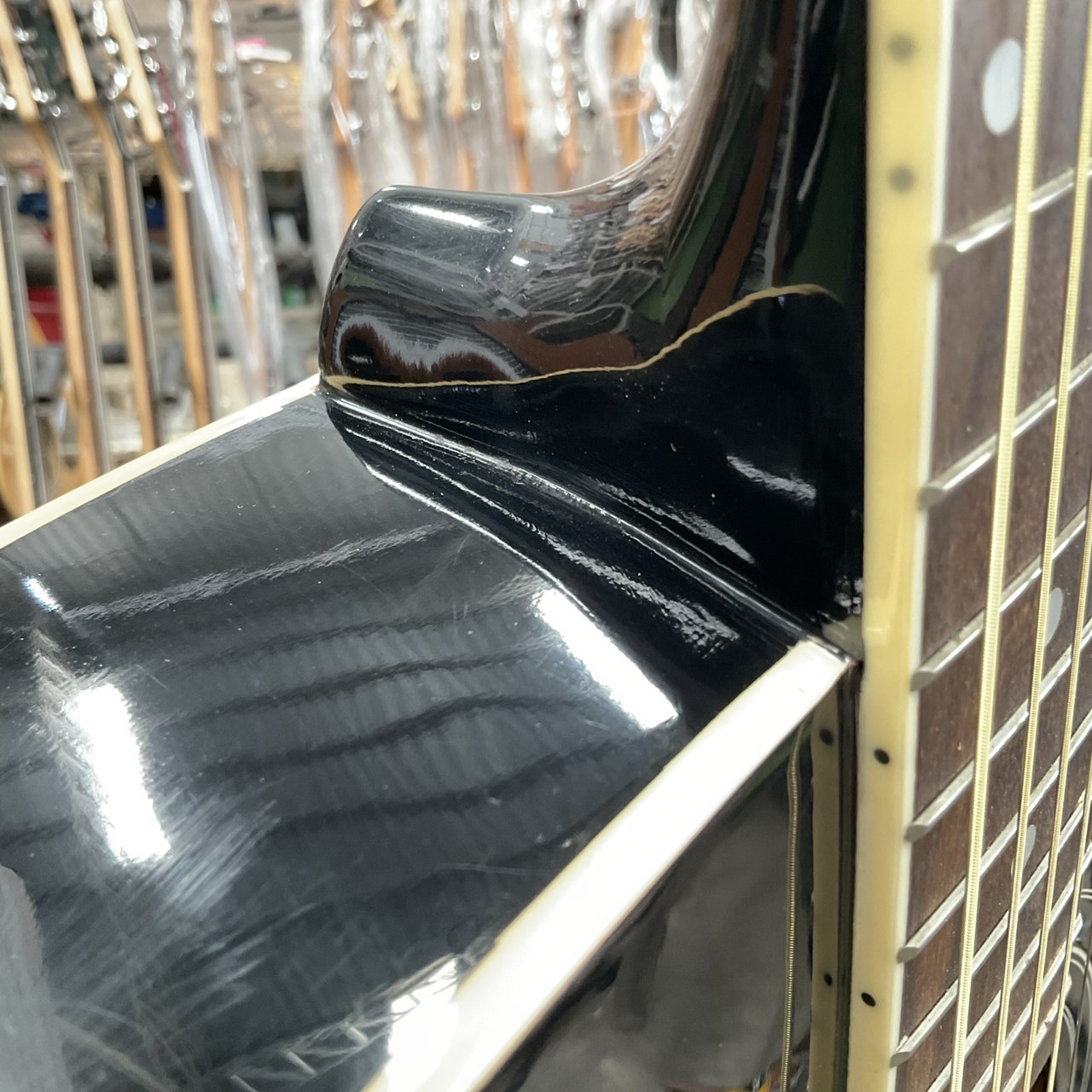 กีต้าร์โปร่ง HONEY BEE : W-15 BK