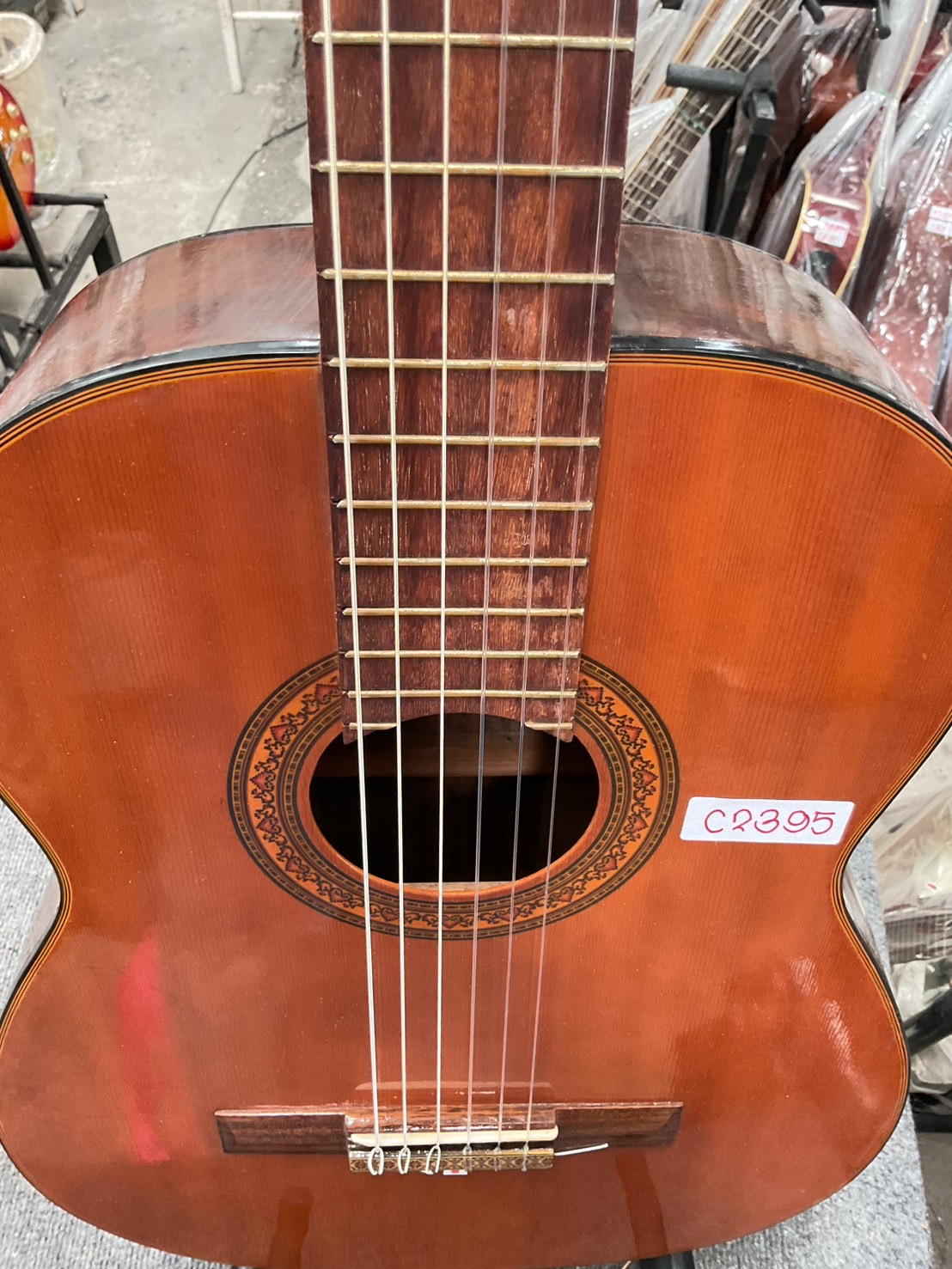 กีต้าร์คลาสสิค CLARK : No.109