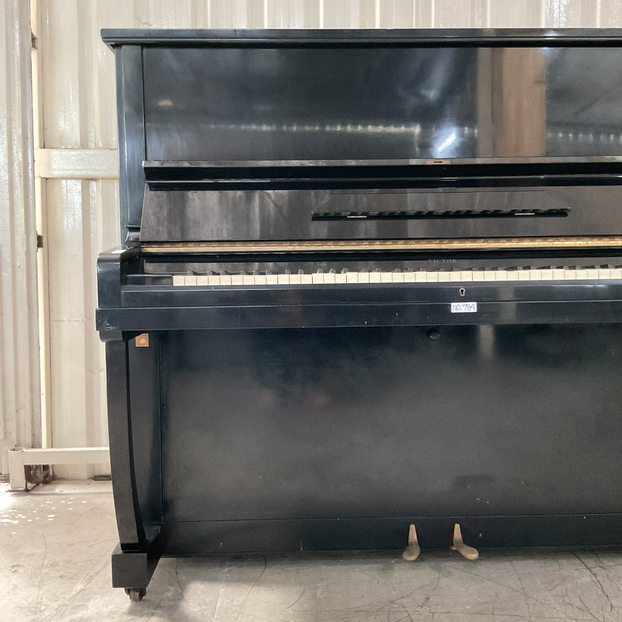 เปียโนอัพไลท์ VICTOR : VZ-20