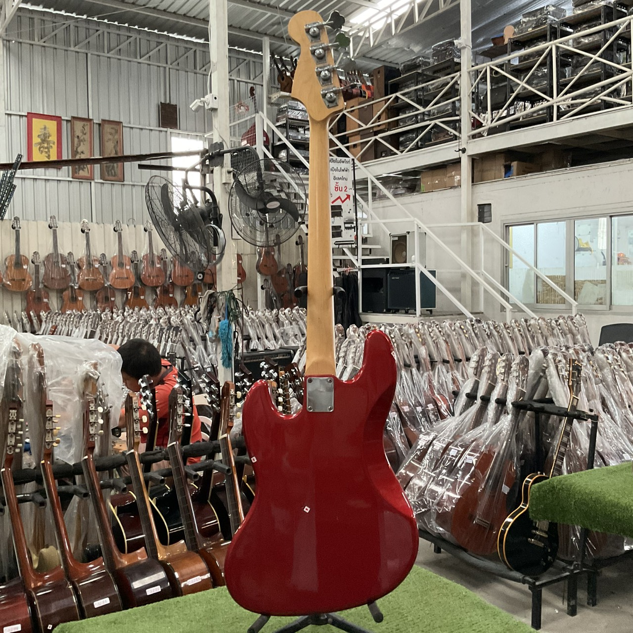 กีต้าร์เบส BUSKER'S