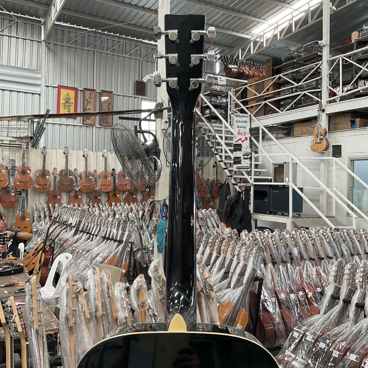 กีต้าร์โปร่ง HONEY BEE : W-15 BK