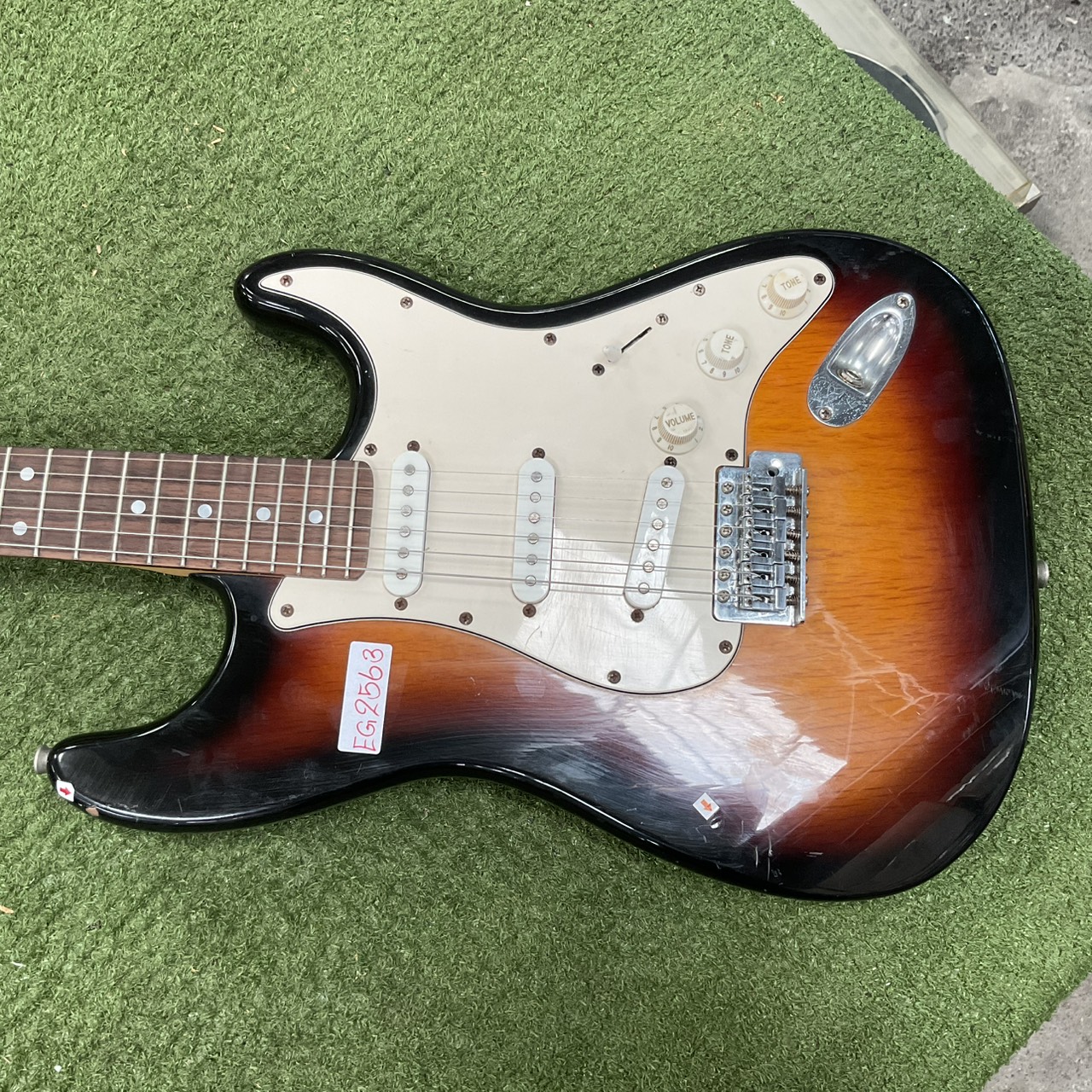 กีต้าร์ไฟฟ้า Legend