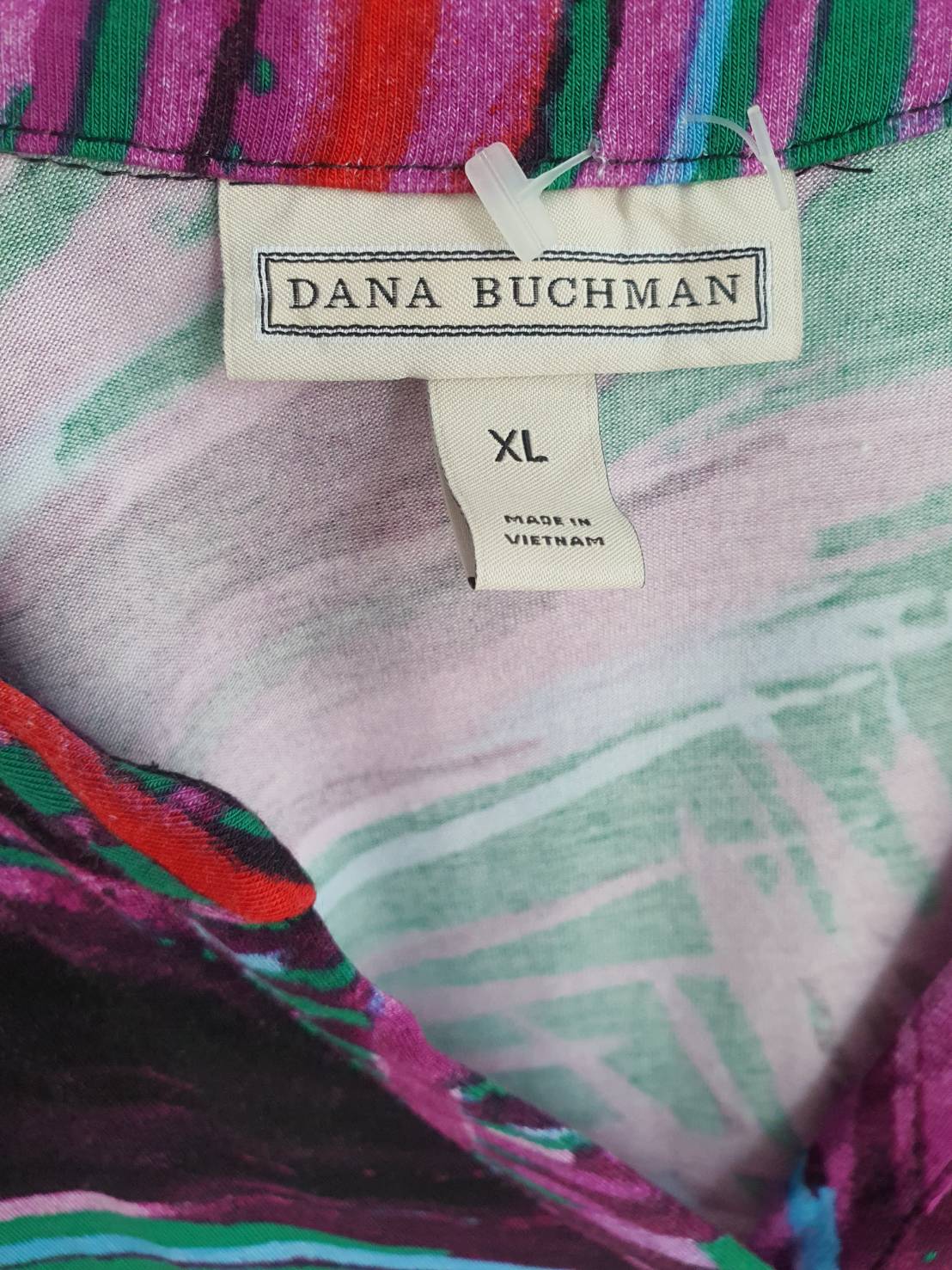 ขายแล้วค่ะ FF03843 เสื้อผ้ามือสอง สีม่วงลายเขียว แบรนด์ DANA BUCHMAN อก 42-45 นิ้ว