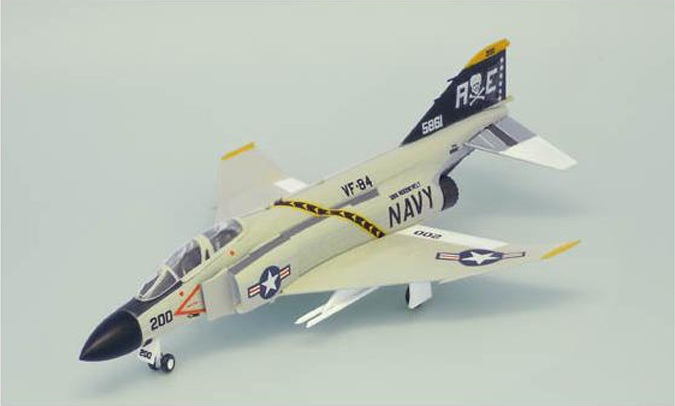 โมเดลเครื่องบินจำลอง ยี่ห้อ F-toys ขนาด 1/144 ชุด Selected Aviation Vol.1 #7 F-4J Phantom