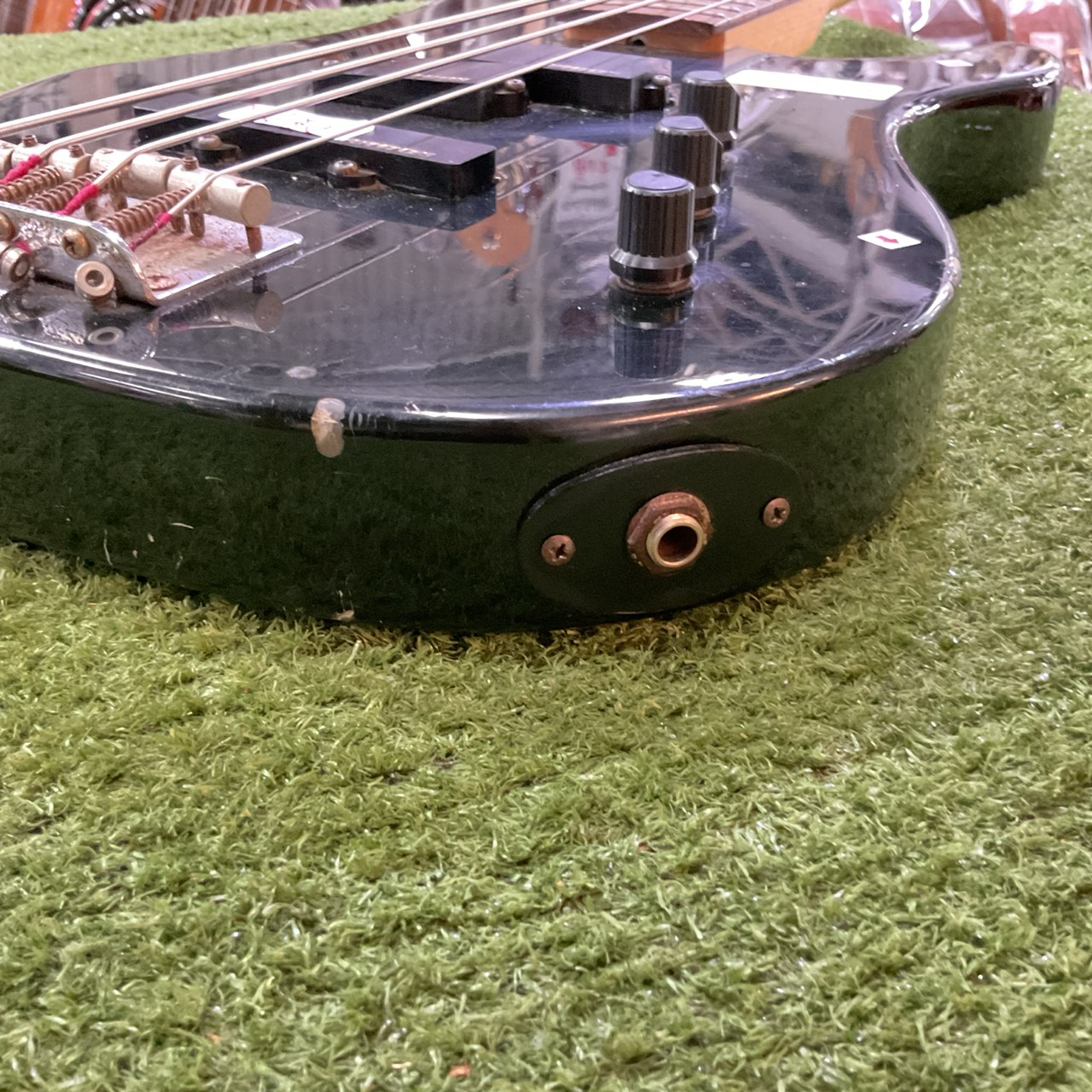 กีต้าร์เบส FERNANDES