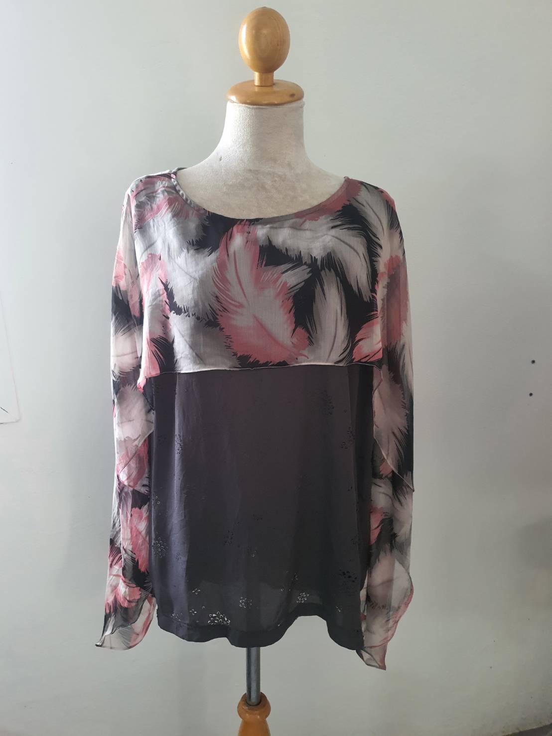 FF06434 เสื้อผ้ามือสอง ชีฟอง CRISELDA LONTOK อก 46 นิ้ว