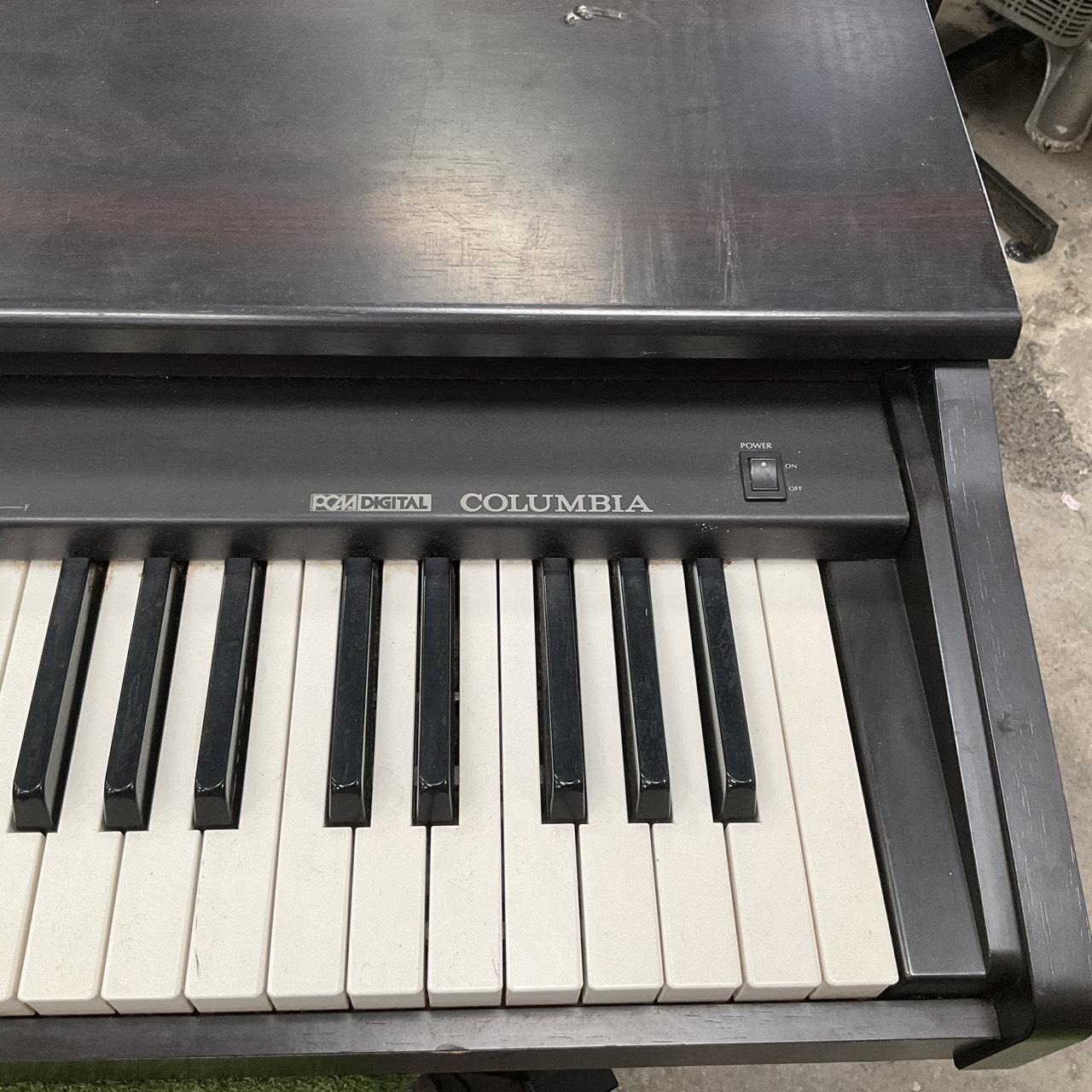 เปียโน COLUMBIA : EP-260 สินค้าไม่พร้อมใช้งาน (ต้องซ่อม)