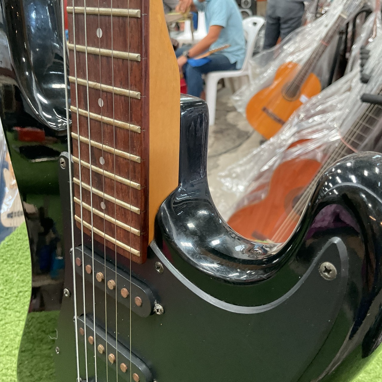 กีต้าร์ไฟฟ้า No Brand