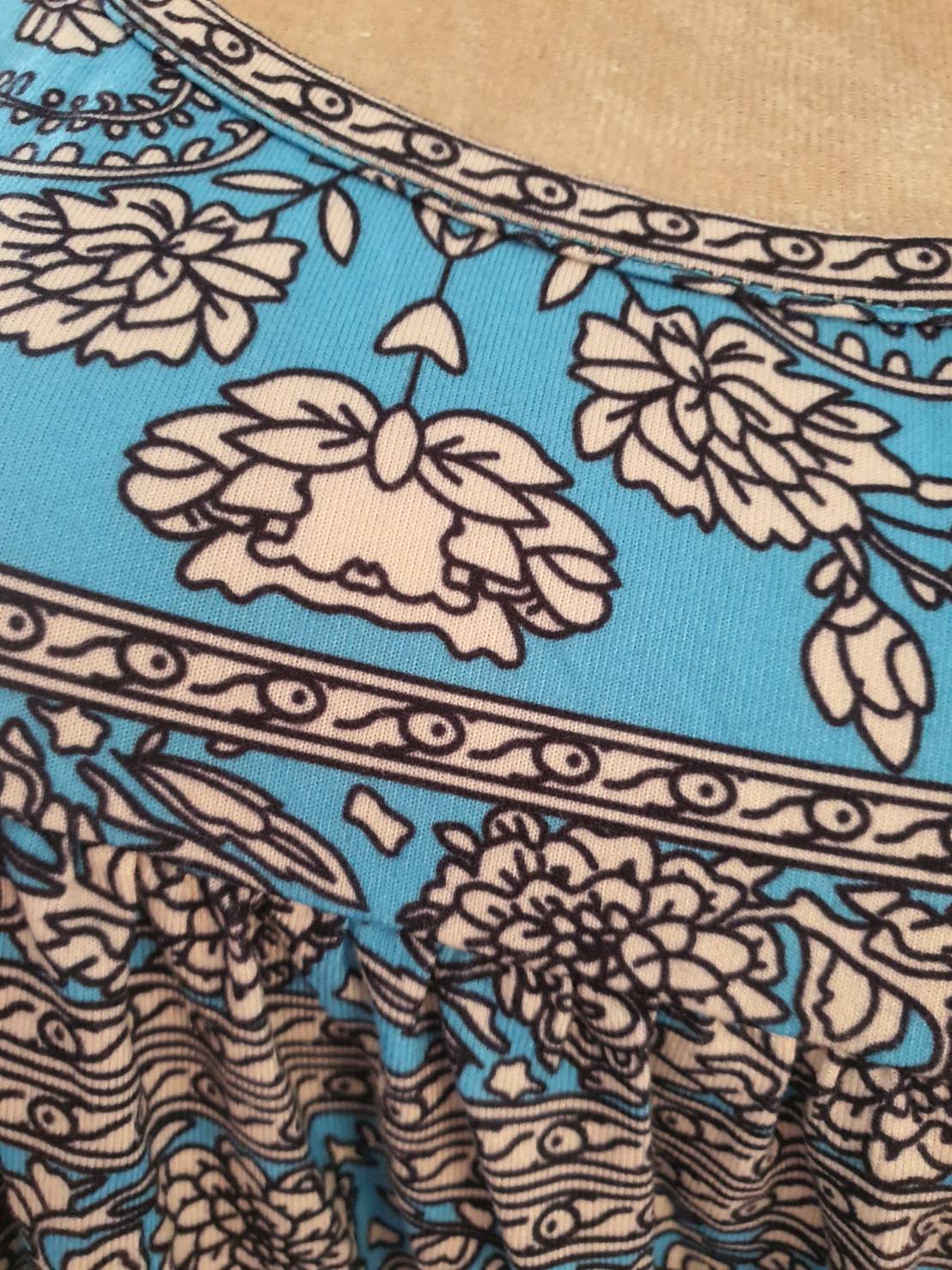 FF05815 เสื้อผ้ามือสอง สีฟ้า ลายวินเทจ อก 40-44 นิ้ว