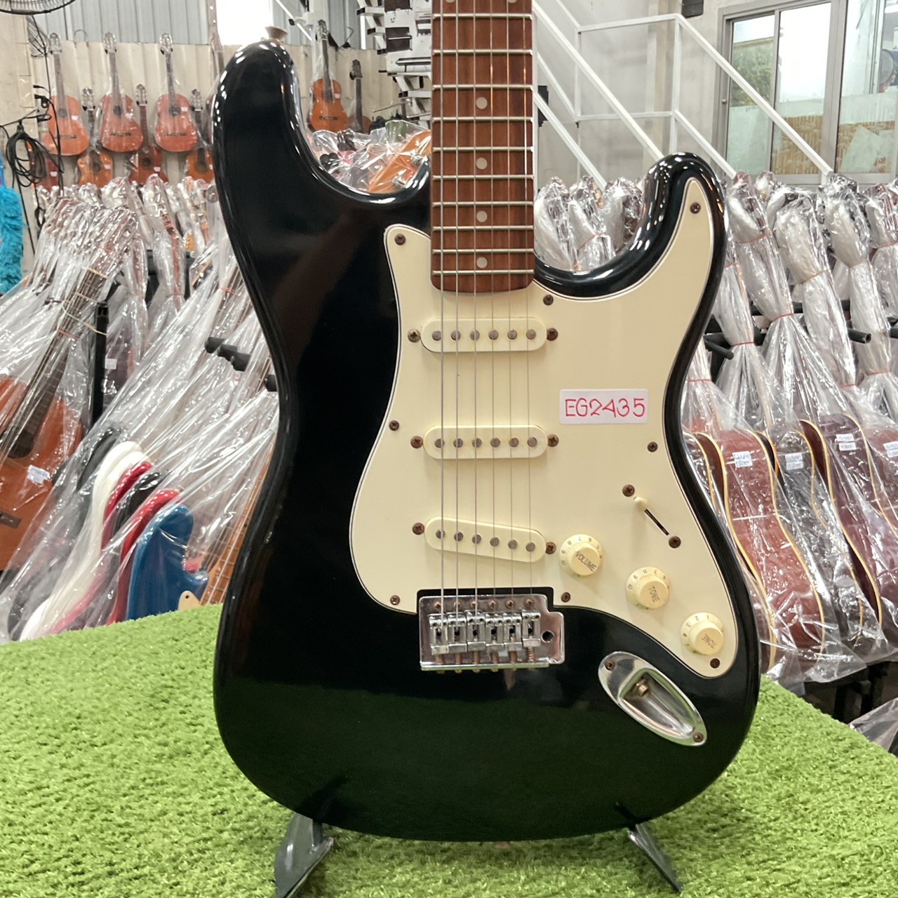 กีต้าร์ไฟฟ้า Maison