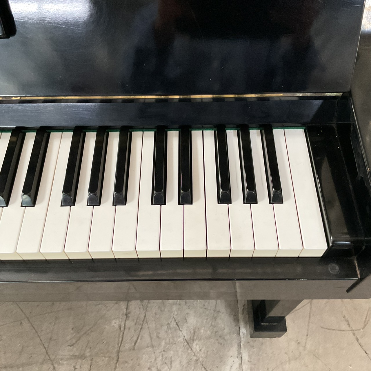 เปียโน MIKI