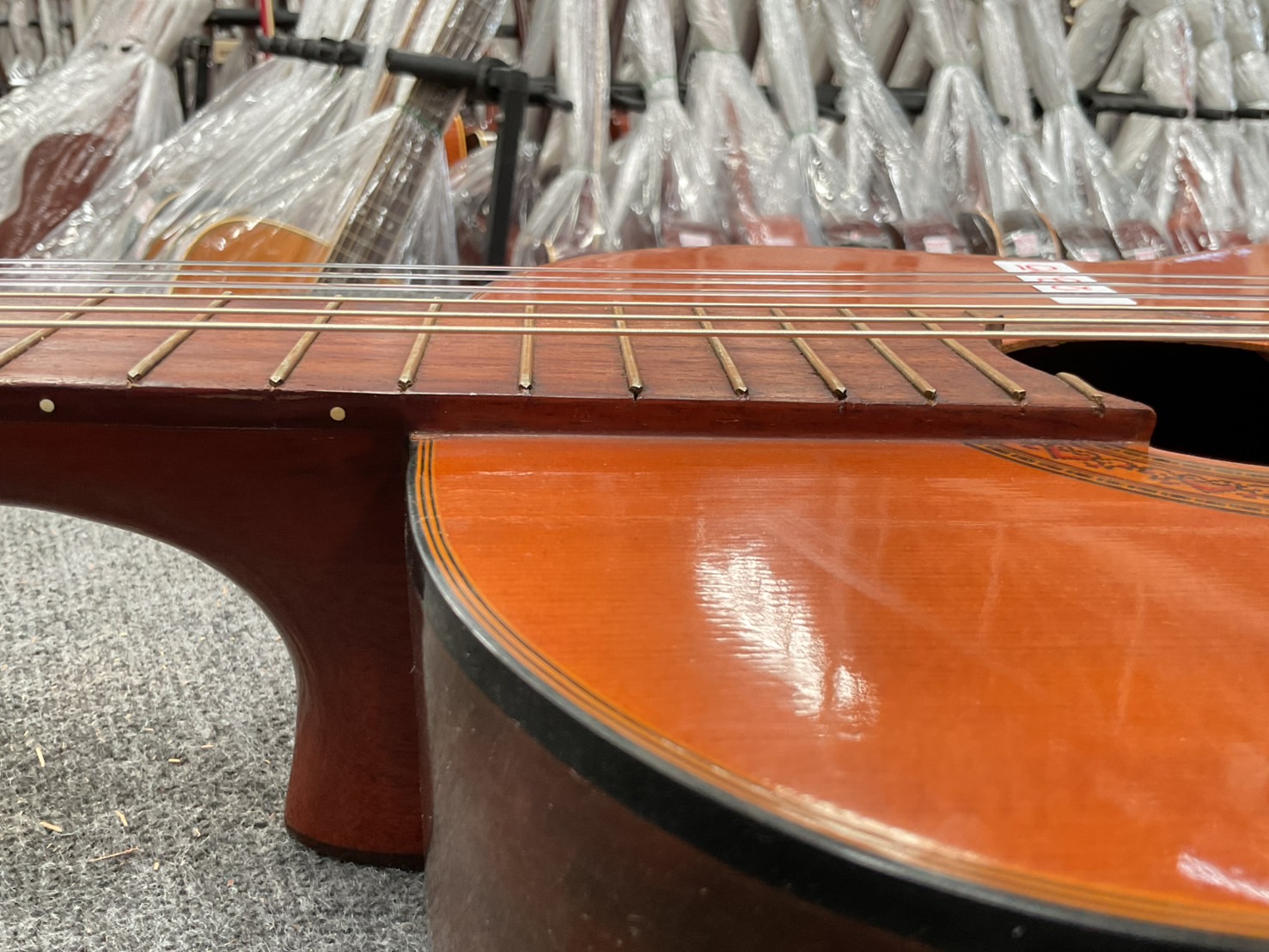 กีต้าร์คลาสสิค CLARK : No.109