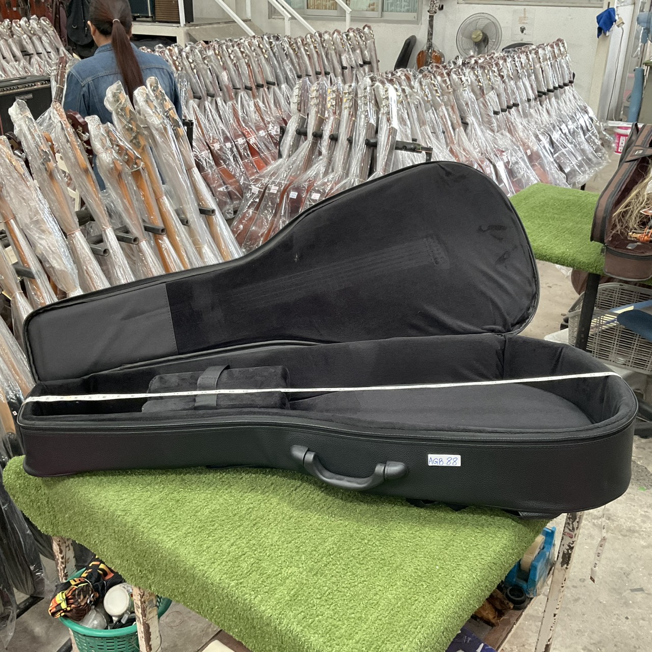 กล่องเคสกีต้าร์โปร่ง HyVibe