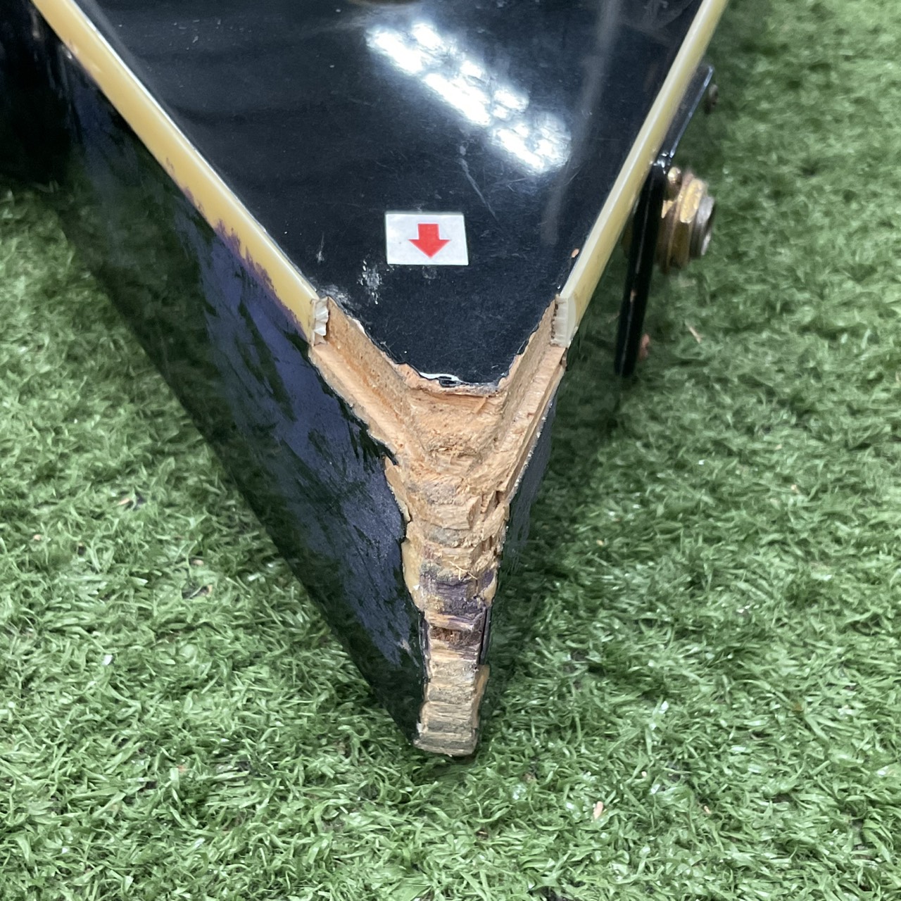 กีต้าร์เบส M