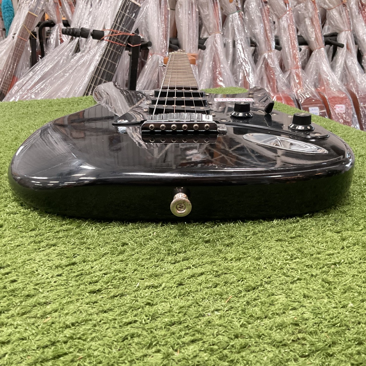 กีต้าร์ไฟฟ้า PRO Session by R.H.SOUND