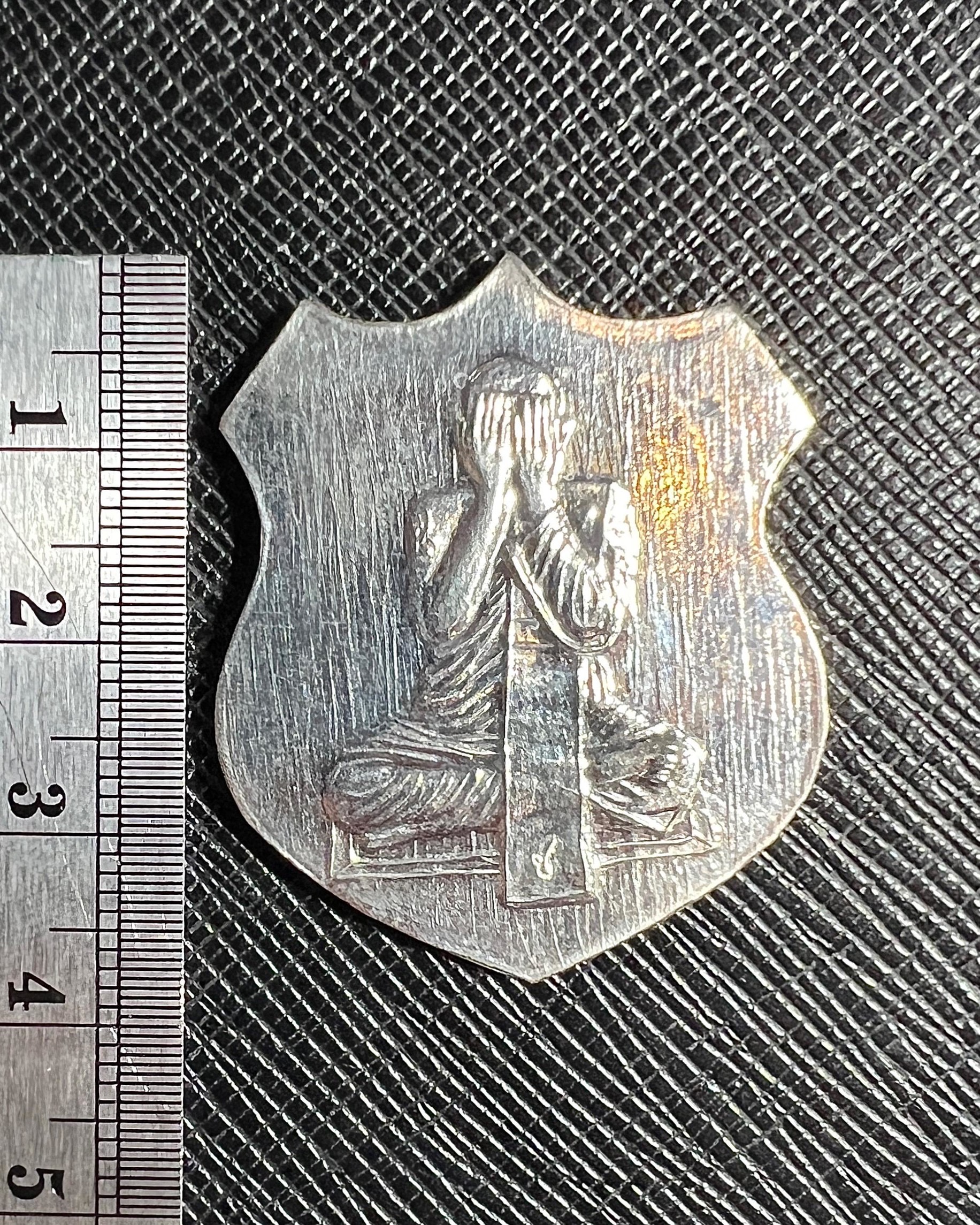 เหรียญปิดตาจันทร์เพ็ญ (เนื้อเงิน) Full Moon Eyes-Covered Coin. (silver material) SKU-04013