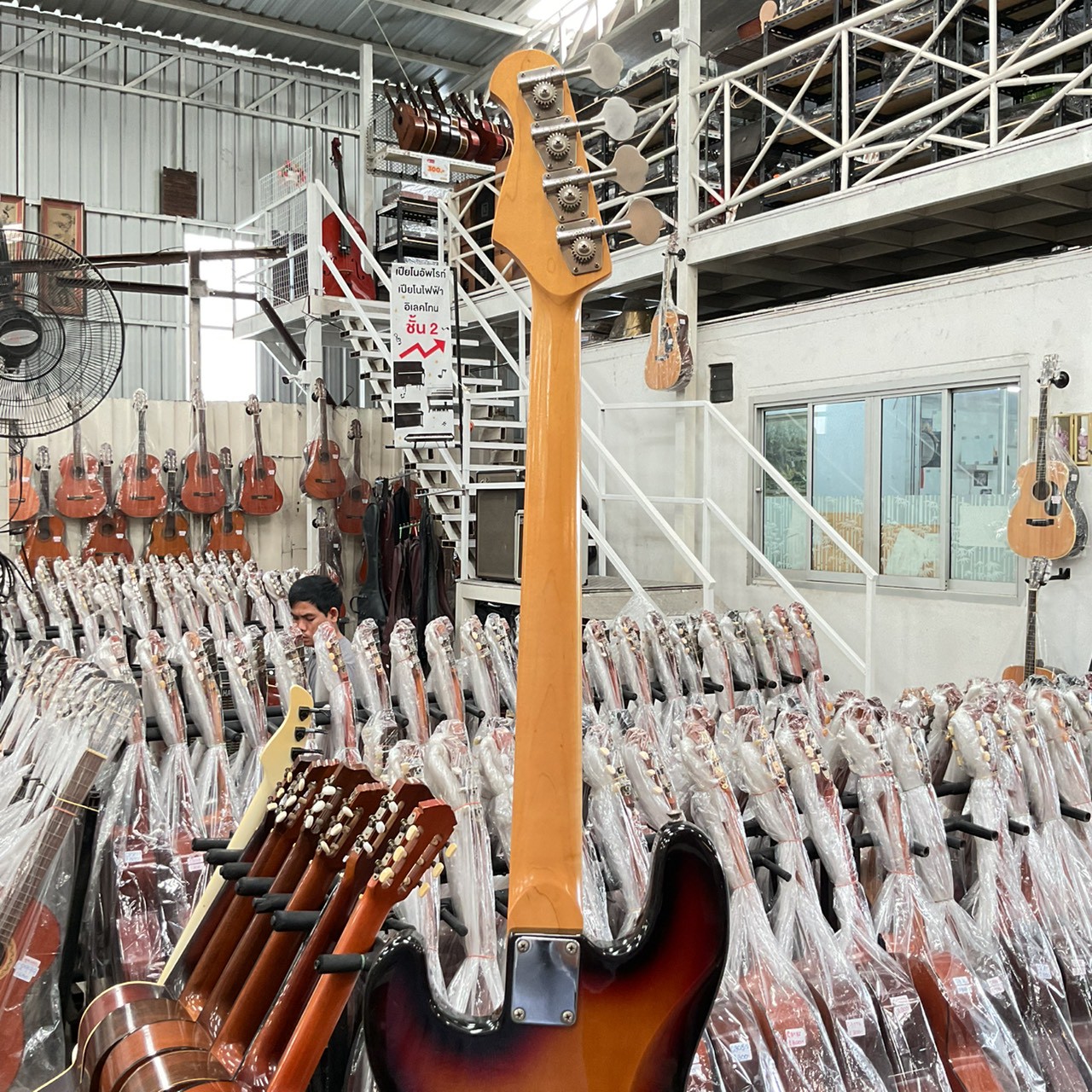 กีต้าร์เบส Craftsman : TRADITIONAL