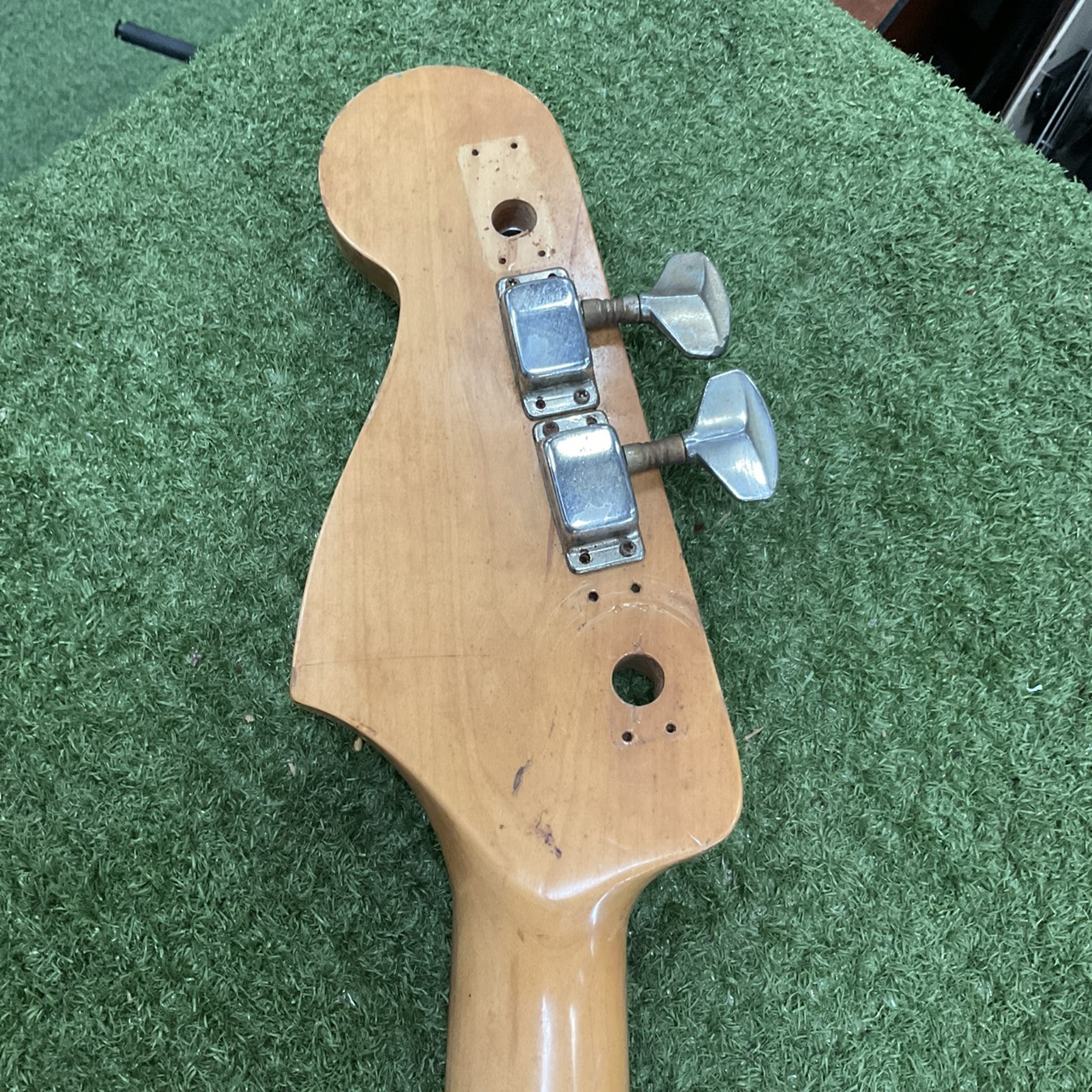 กีต้าร์เบส Birth สินค้าไม่พร้อมใช้งาน (ต้องซ่อม)